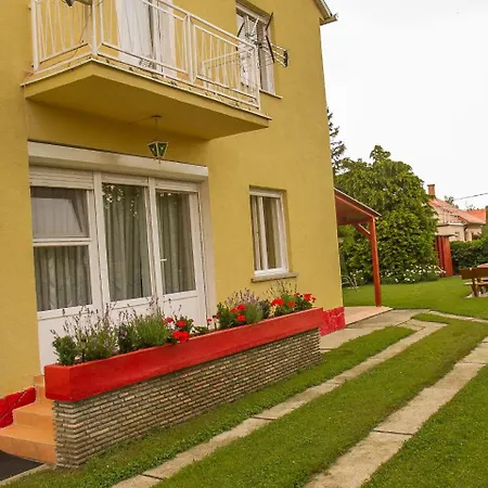 Holiday Balaton H450 * Balatonmariafurdo